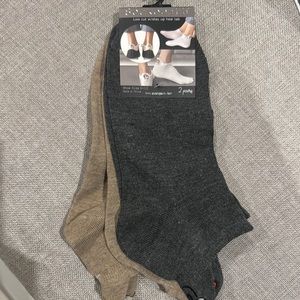 New Sockopath 2pk Men's Low Cut Socks tan & charcoal w/expression heel tabs